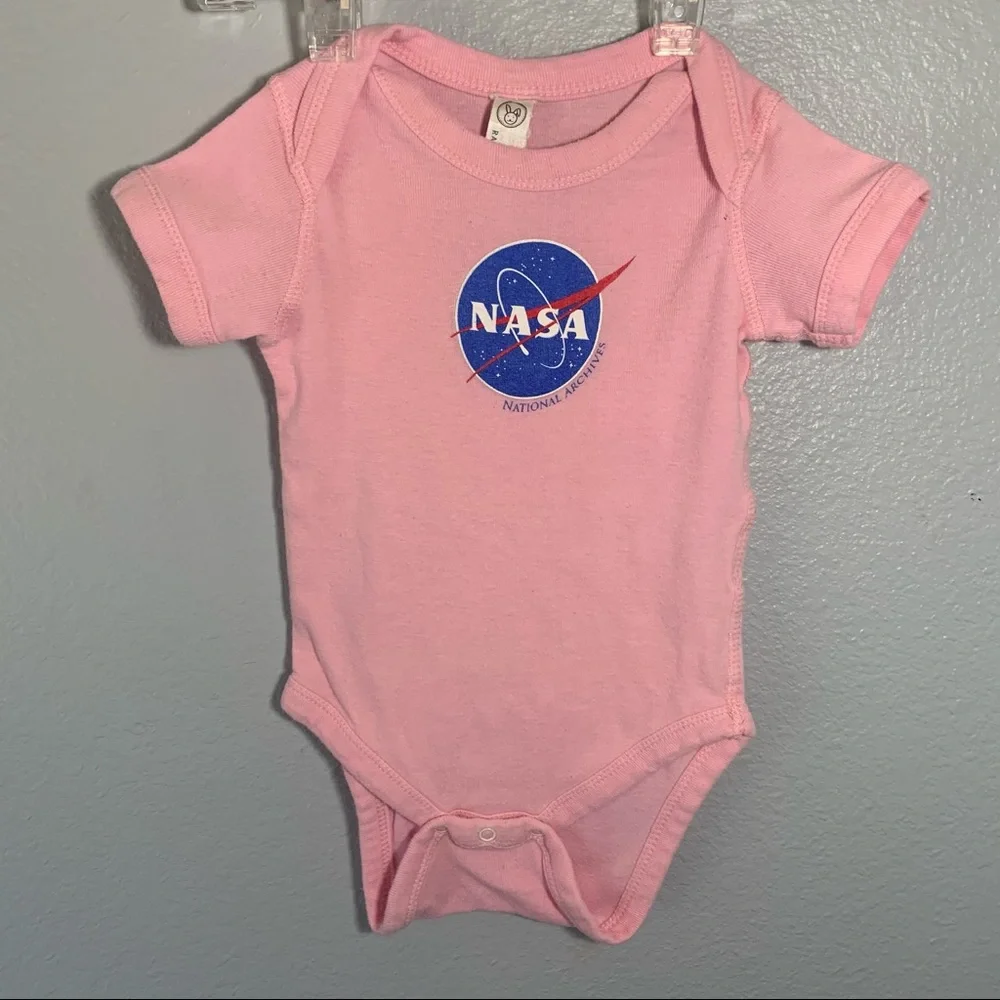 Vintage-Style NASA National Archives Infant Onesie – Size 6M